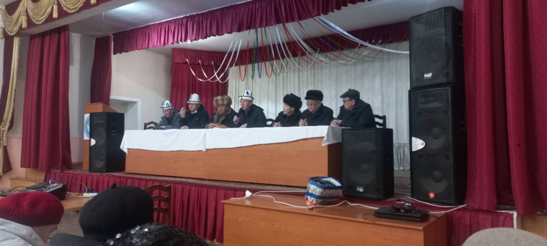 You are currently viewing Барскоон айылынын тургундары менен жайыт маселелери жана мал акысы боюнча жыйын өткөрүлдү.