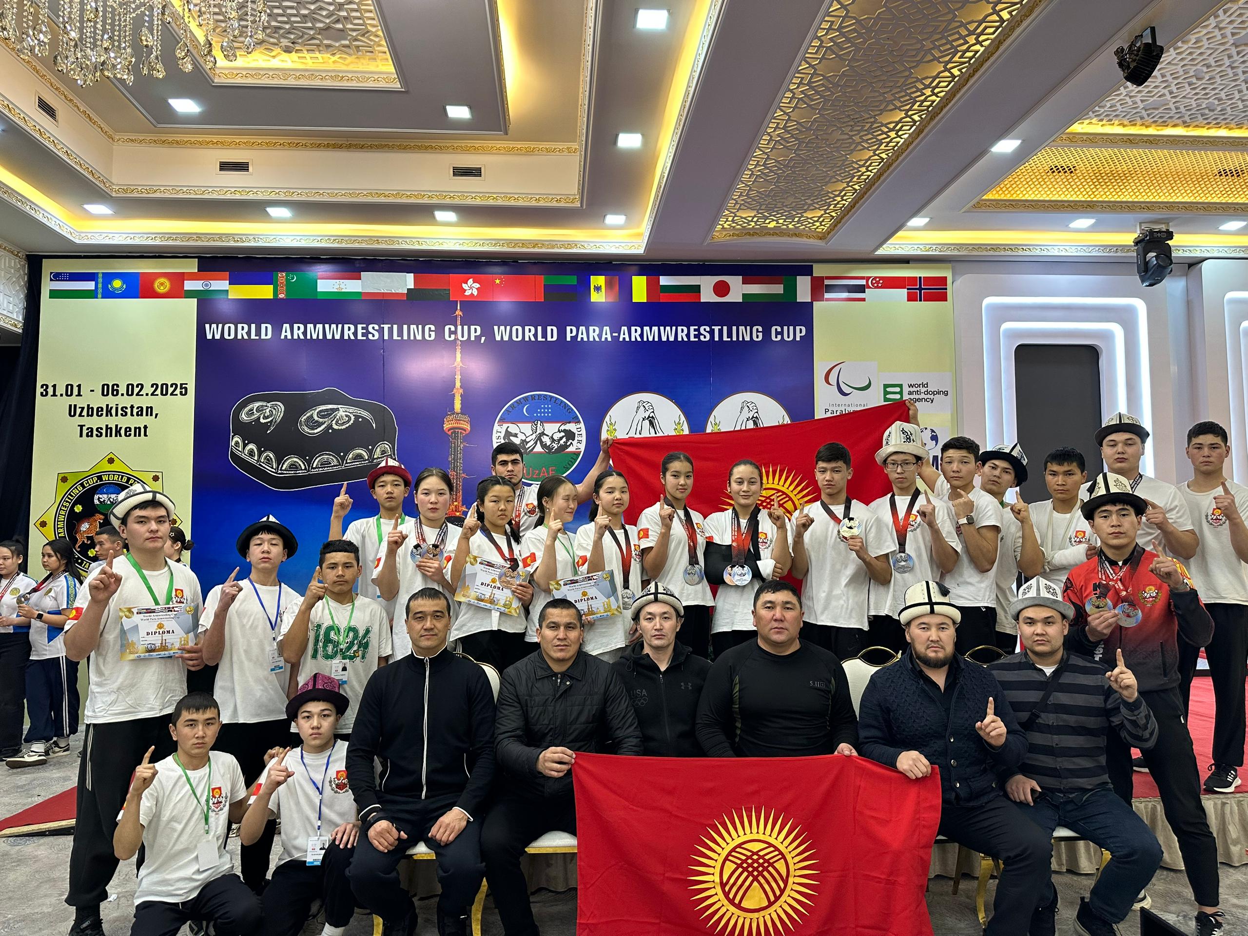 You are currently viewing Барскоон айылынан 2010- жылы төрөлгөн 8-классынын окуучусу Иса Тимуров  Армрестлинг спорт түрү боюнча Ташкент шаарында өткөн  дүйнө чемпионатында алтын медалдын ээси Дүйнө чемпиону болду.