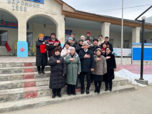 Read more about the article Кыргызстан өз алдынча мамлекет болуп жарыялангандан кийин, Кыргыз Республикасынын Жогорку Кеңеши тарабынан 1992-жылы 3-мартта мамлекеттүүлүктүн башкы белгиси болуп, кызыл түстөгү туу кабыл алынган.